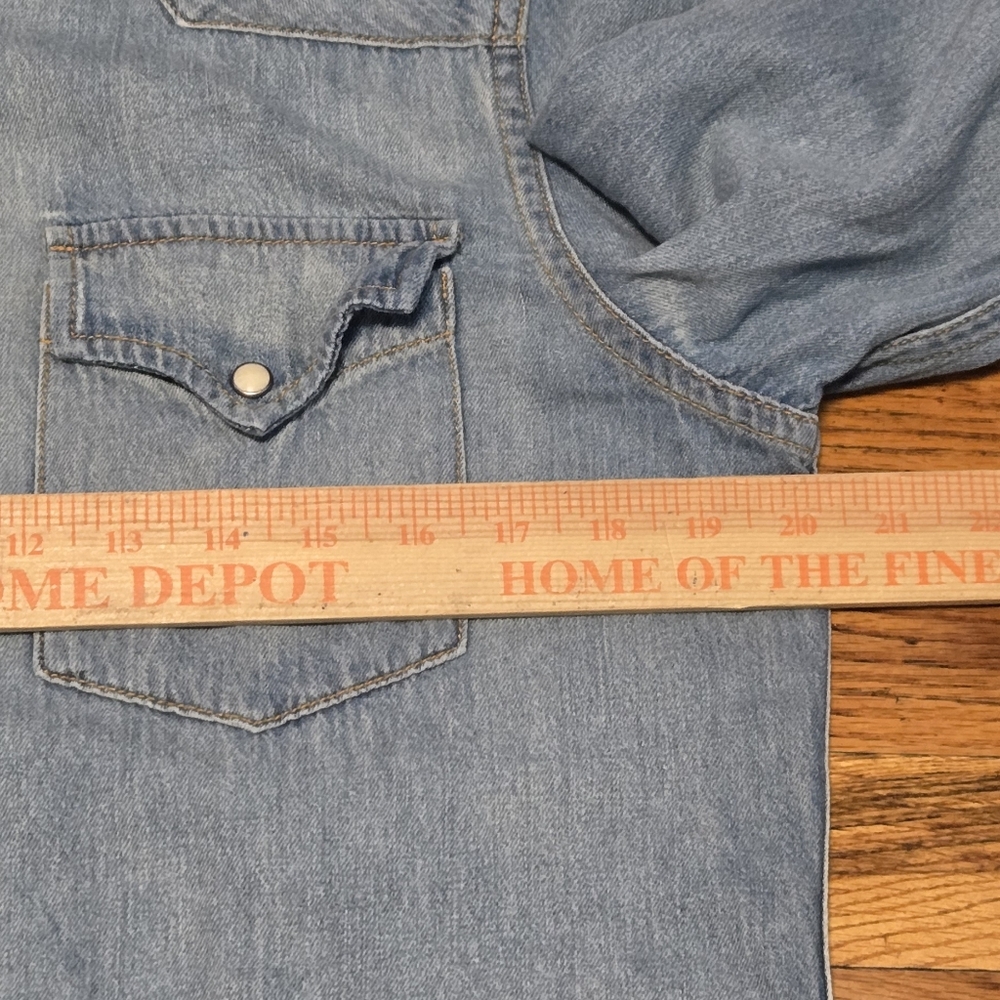 Imogene and Willie Leah Pearl Snap Denim Shirt- Medium - Picture 9 of 9